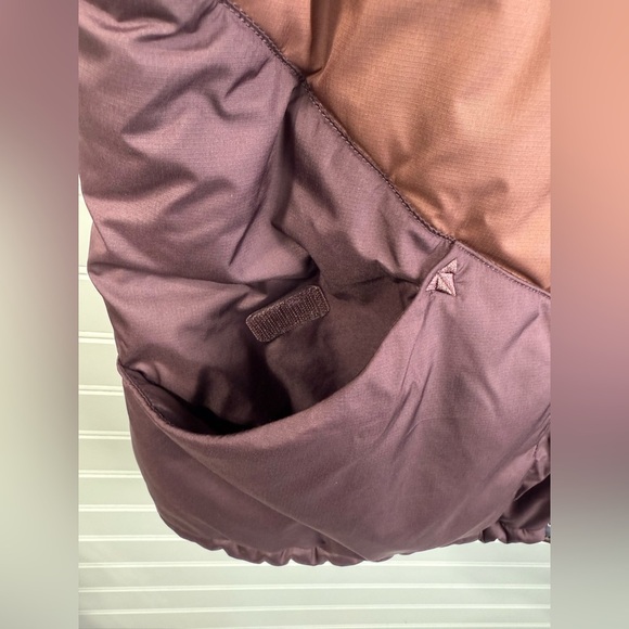 The North Face women’s purple Sylvester colorblock retro puffer vest. Size XL - Picture 8 of 10